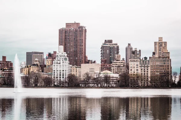 Gebouwen in de buurt van Central Park in Manhattan, New York City — Stockfoto