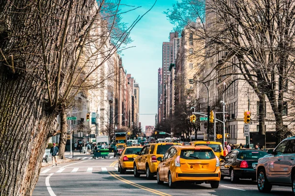 Ruas e Edifícios de Upper East Site de Manhattan, Nova York — Fotografia de Stock