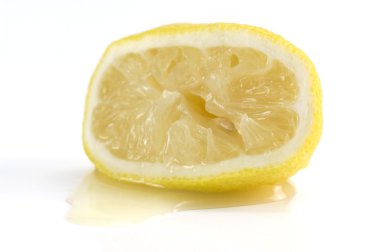 Bir sıkılmış limon