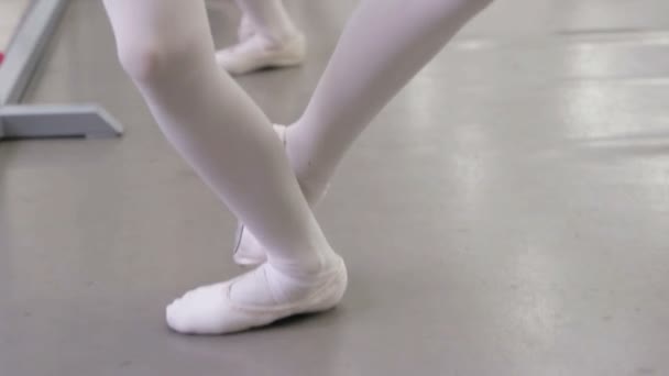 Láb balett táncosok koreográfia dolgoznak ki az iskolai osztály