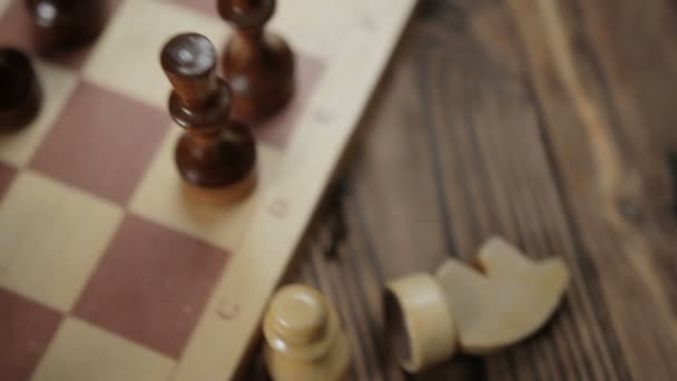 Chess pieces on the board. View from above — Stock Video