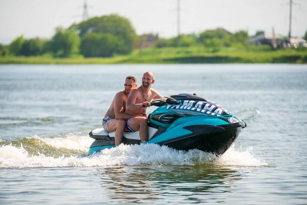 Krasnodar Ryssland Juli 2020 Ett Par Män Kör Yamaha Waverunner — Stockfoto