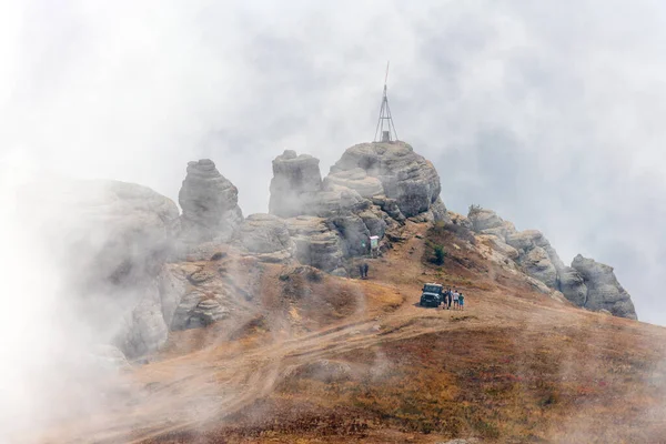 Hermoso Paisaje Niebla Escénica Yuzhnaya Demerdzhi Montaña Rocosa Crimea Ucrania —  Fotos de Stock