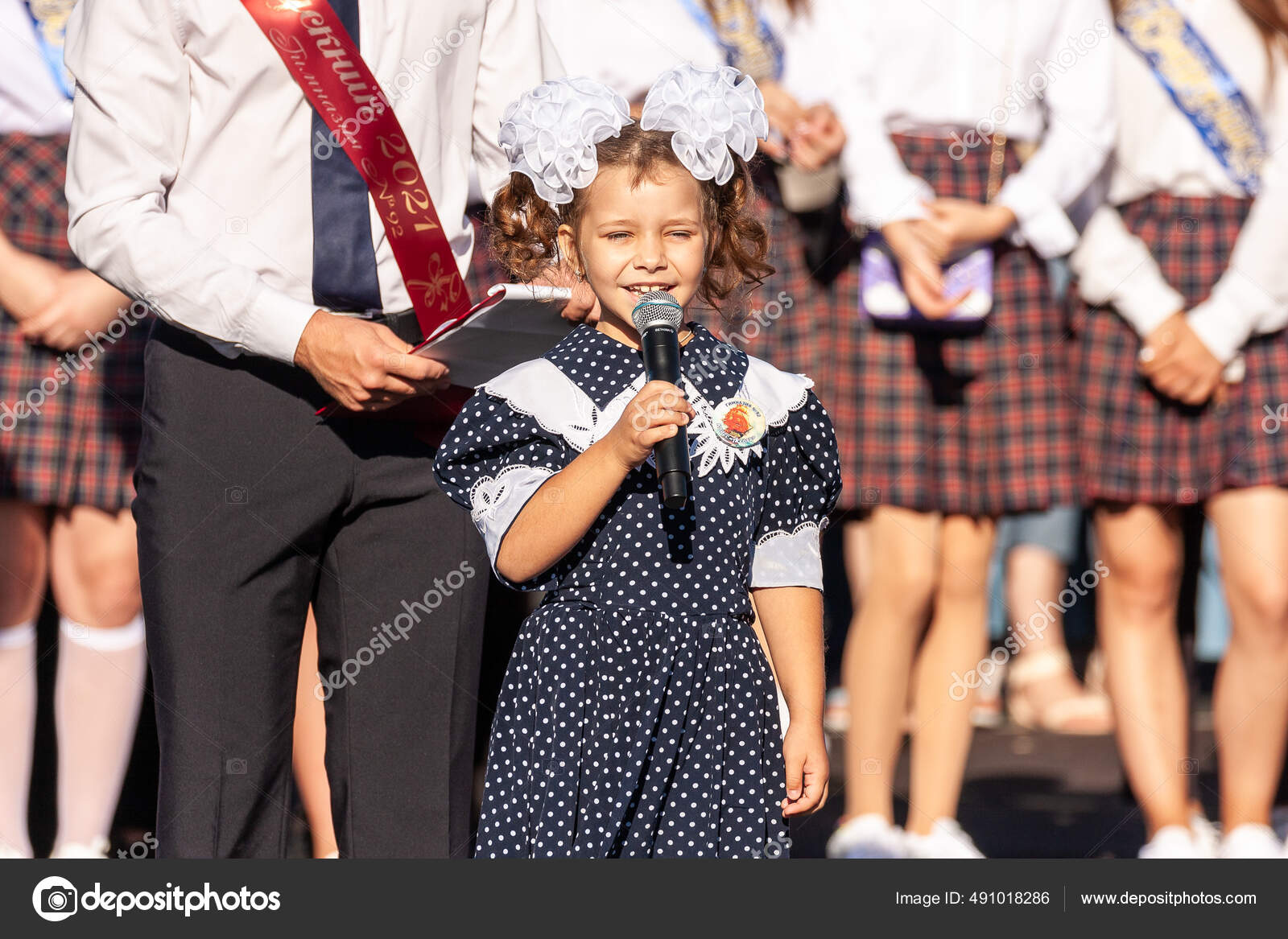 Russian Elementary School uniform Krasnodar Russia September 2020 First Form Schoolgirl School Holiday  Beginning — Stock Editorial Photo © EvgeniiDikii #491018286