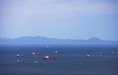 Bir Boğazı gemilerle