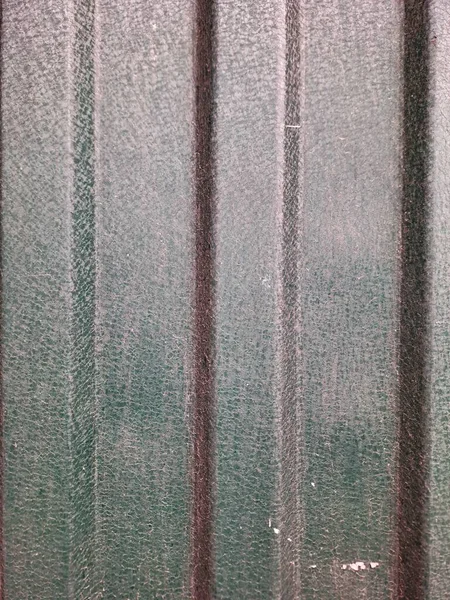 Dikey Tırtıklı Yeşil Oluklu Metal Doku