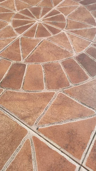 Dairesel geometrik desenli desenli kahverengi seramik fayanslar