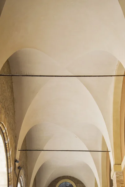 Pohled na dobře známé oblouky Fano, Itálie — Stock fotografie