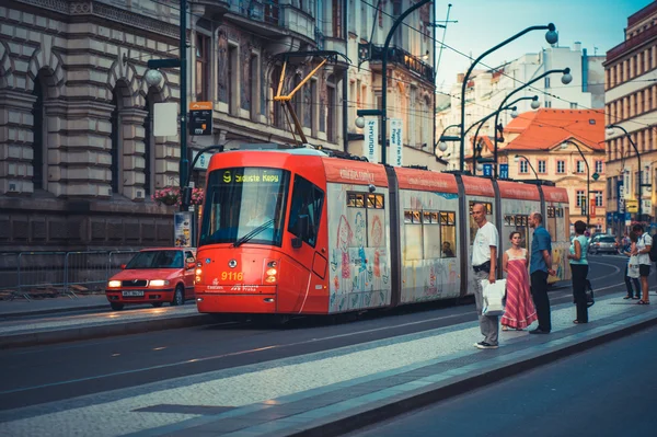 Resa Prag, nya spårvagnen — Stockfoto