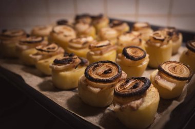 Pastırma ve soğanlı fırında patates, Ukrayna mutfağı..