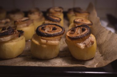 Pastırma ve soğanlı fırında patates, Ukrayna mutfağı..