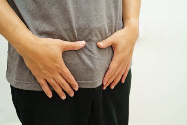 Fıtık, Asyalı erkek mide ağrısı, karın ağrısı ve üroloji problemi..