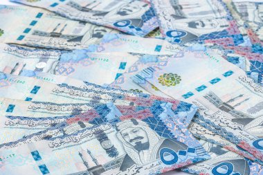 Suudi Arabistan 500 Riyal Banknotları. 500 SR değerinde Suudi Riyal Banknotları Yığını