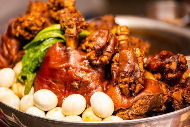 Domuz budu güveç, Tayland 'da popüler Çin sokak yemekleri..