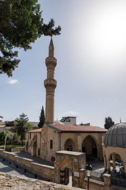 Gaziantep, Türkiye 'de Gaziantep Şatosu' nun güneybatısında yer alan tarihi bir cami.