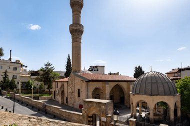 Gaziantep, Türkiye 'de Gaziantep Şatosu' nun güneybatısında yer alan tarihi bir cami.