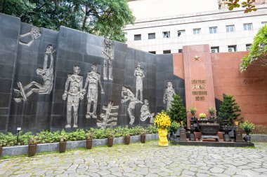 Hanoi, Vietnam - 01.12.2024: Hoa Lo Hapishanesi, Hanoi Hilton, Hanoi, Vietnam müzesi. Hanoi 'deki tarihi hapishane kompleksinin içinde bir anıt.