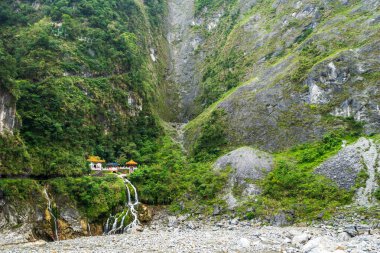 Tayvan 'daki Taroko Ulusal Parkı' nda Sonsuz Bahar Tapınağı