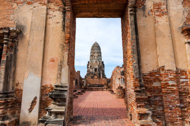 Wat Ratchaburana Budist tapınağı Ayyuthaya, Tayland 'da harabe. Tayland 'daki tarihi Budist Tapınağı