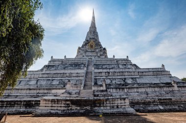 Wat Phukhao Tangası (İngilizce Altın Dağ Manastırı olarak da bilinir), Tayland 'ın başkenti Ayutthaya' da bulunan bir Budist çedi kulesidir.