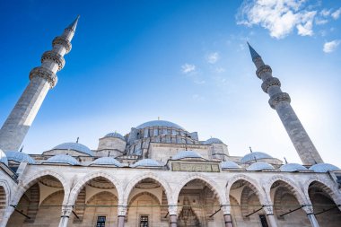 İstanbul, Türkiye 'deki Süleyman Camii veya Süleyman Camii. İstanbul 'un en bilinen manzaralarından biri.