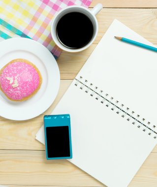 Gıda tatlı Blogger için kopya alanı boş dizüstü açık.