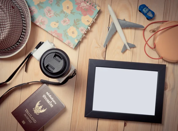 Kırpma yoluyla seyahat bloglar için boş fotoğraf çerçevesi.