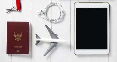 Arka plan kopya alanı üzerinde vintage sesi ile üst Airplanetraveler öğeler hizalama