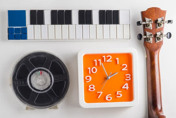 Muziek spelen instrument instellen praktijk tijd. Tijd voor muziek les praktijk. — Stockfoto