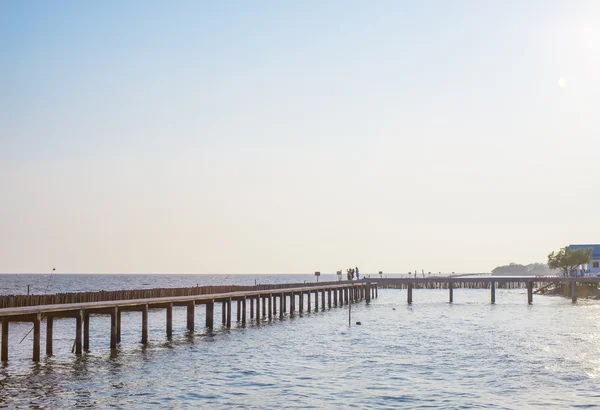 Most na plaży woda ton vintage — Zdjęcie stockowe