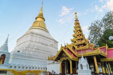 Tay Budizm altın stupa Pagoda bu