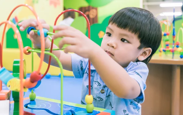 Azjatki Baby zabawki edukacyjne gry — Zdjęcie stockowe