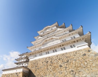 Kopya alanı ile aşağıdan Himeji Kalesi