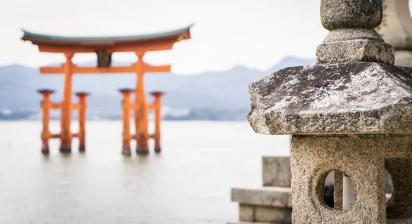 Miyajima Floating Torii focused on Stone decoration — Stock Photo, Image