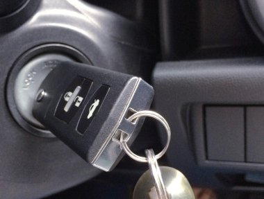 Akıllı anahtarınızı çevirerek, araba altyapısı'nı başlatma 