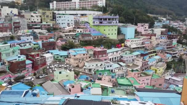 甘川文化村 ガムチョン 韓国釜山市甘川にある村 この地域は その層状の通りで知られており 明るく塗装された家 — ストック動画