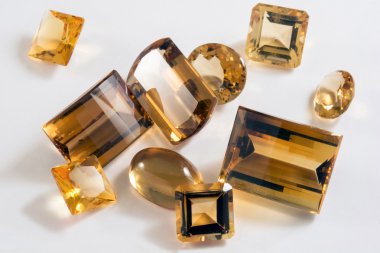 Sarı yönlü citrine