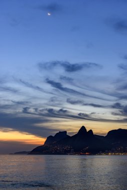 Ipanema Plajı gün batımında
