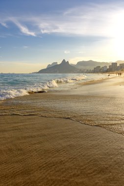 Ipanema Plajı gün batımında