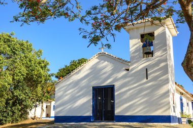 Buzios kilisede kemikler