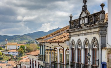 Ouro Preto'daki evlerin kısmi görünümü