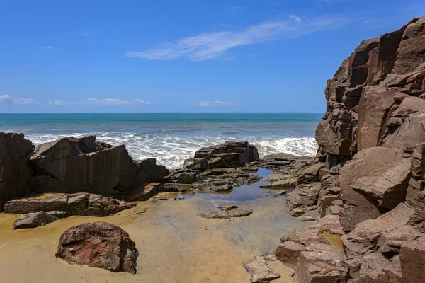 Rock formáció, és az óceán — Stock Fotó