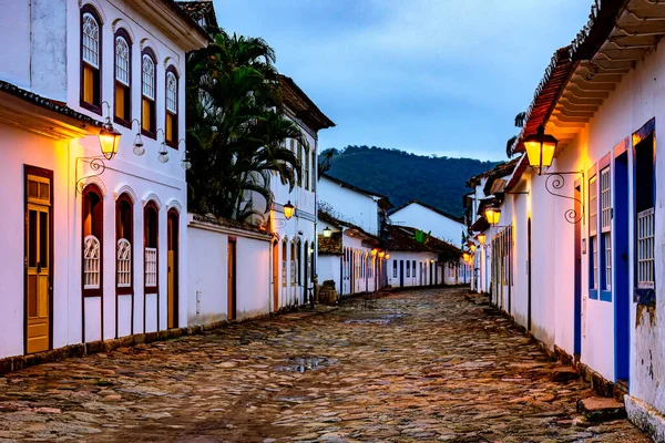 Uitzicht Historische Stad Paraty Schemering Met Verlichting Van Geplaveide Straten — Stockfoto