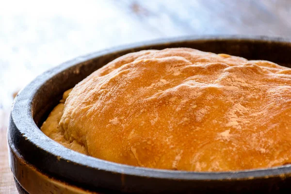 Vers Zelfgemaakt Brood Met Biologische Ingrediënten Voor Gezond Eten — Stockfoto