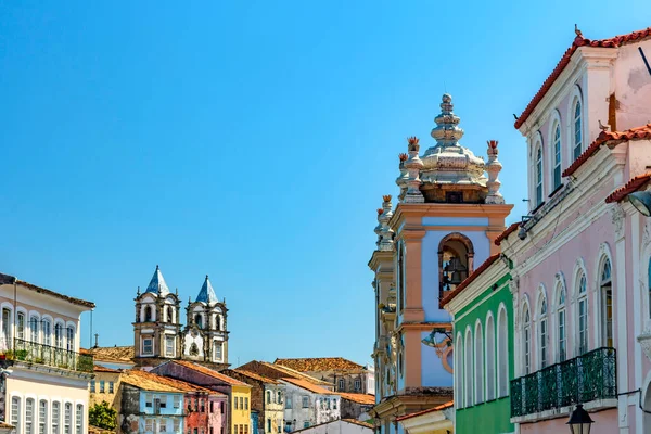 Coloridas Fachadas Torres Iglesias Históricas Estilo Barroco Colonial Famoso Barrio —  Fotos de Stock