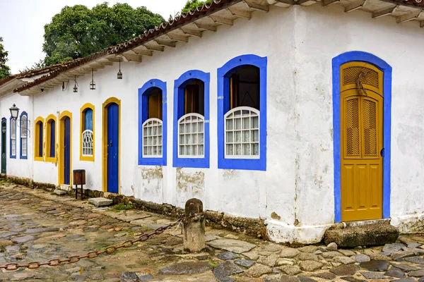 Rio de Janeiro 'daki tarihi Paraty şehrinin tipik koloni mimarisi.