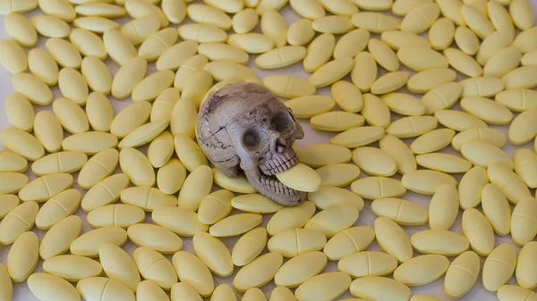 Medicine, death skull. — Stock Photo, Image