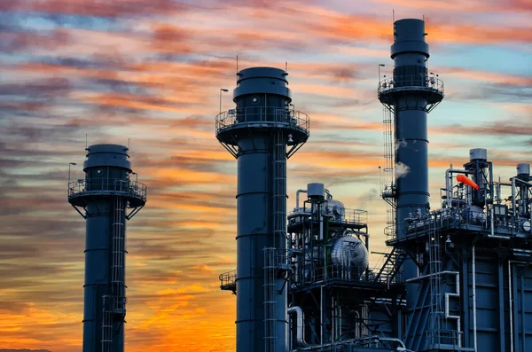 Fabriek Petrochemische Fabriek Olieraffinaderij Een Petrochemisch Industrieterrein Schemering Met Enorme — Stockfoto