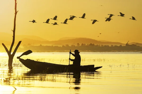 Silhouetten Van Traditionele Steltvissers Bij Zonsondergang — Stockfoto