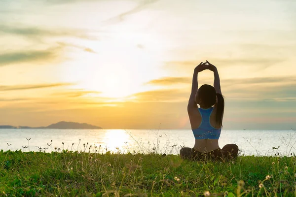 Silueta Stil Viață Sănătos Femeie Exercitarea Meditației Vitale Practicarea Yoga — Fotografie, imagine de stoc